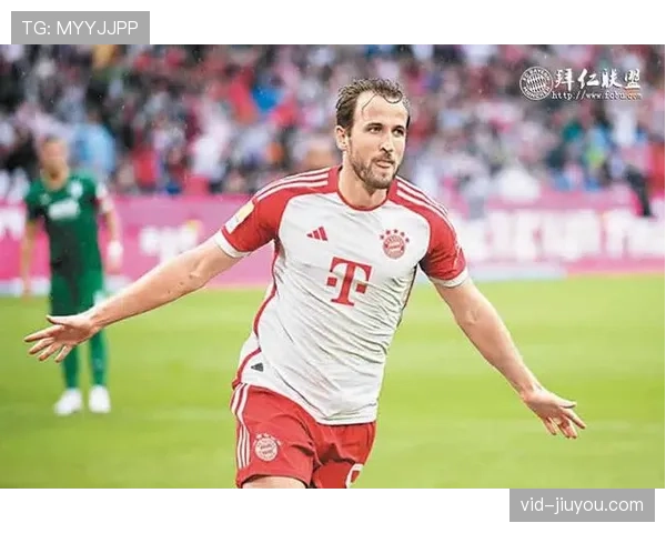 拜仁慕尼黑训练基地对媒体开放,凯恩状态正佳参与全部合练。 拜仁慕尼黑训练基地对媒体开放,凯恩状态正佳参与全部合练。