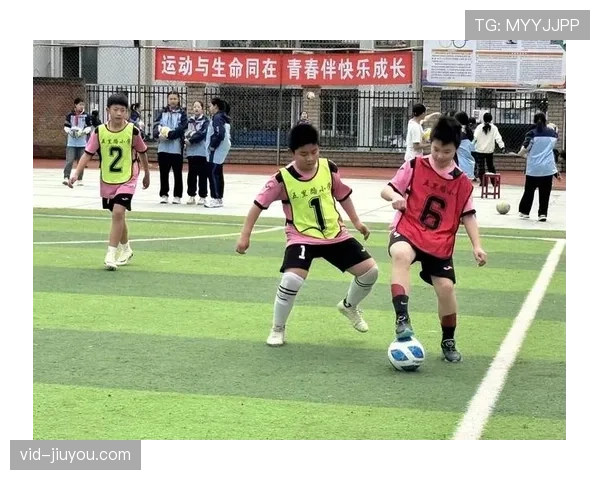 西甲与教育部联合推出“足球与数学”课程,进入50所小学试点。 西甲与教育部联合推出“足球与数学”课程,进入50所小学试点。