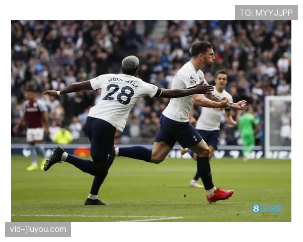 赛前动态：热刺主帅在发布会展示数据分析，强调对阵纽卡需减少中场区域的无谓转换丢失